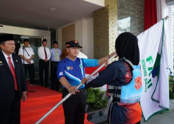 Lepas Tim Arum Jeram ke PraPON Sumbar, Gubernur Rohidin Pesankan ini