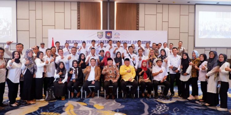 Tingkatkan Kapasitas Perangkat Desa, Gubernur Bengkulu Berikan Beasiswa S1