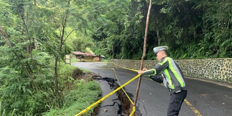 Gubernur Rohidin Beberkan Langkah Cepat Penanganan Jalan Liku 9 yang Ambles