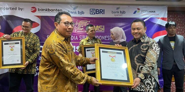 SMSI Sematkan Anugerah Pin Emas Kepada Jaksa Agung RI ST Burhanuddin